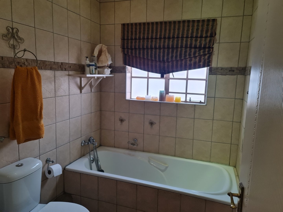 4 Bedroom Property for Sale in Rustenburg Central North West